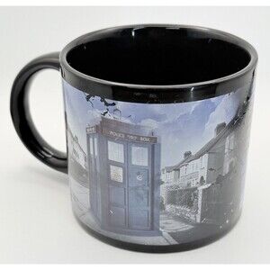 🌀☕ BBC Doctor Who Disappearing TARDIS Temperature Changing Mug! ☕🌀